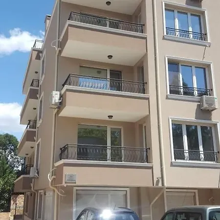 Apartment Comfy & Quiet 2 Bed Flat Great Location Parking *