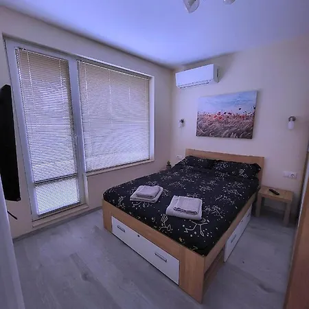 Apartment Comfy & Quiet 2 Bed Flat Great Location Parking *