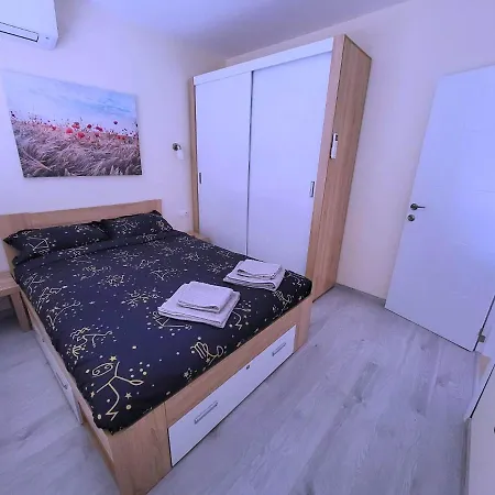 Apartment Comfy & Quiet 2 Bed Flat Great Location Parking