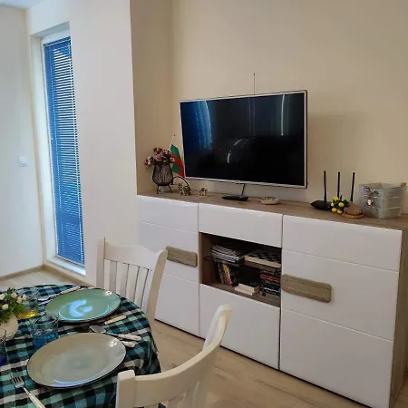 Apartment Comfy & Quiet 2 Bed Flat Great Location Parking Burgas